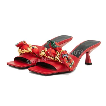 Raznobojni Papuče sa dekoracijom od svile i lanca na jednoj o remen, Ženski Ljetne Sandale s Trga vrhom i šiljcima, Ženske Večernje Cipele Na Visoku Petu